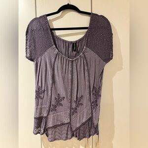 Bohemian Embroidered Scoop Neck Top in Dusty Lavender